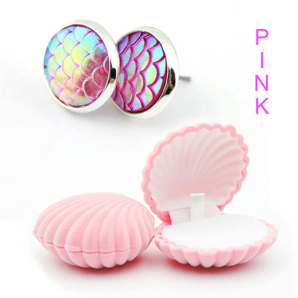 Mermaid Scale Earrings With Shell Gift Box. - Picture 5 of 6
